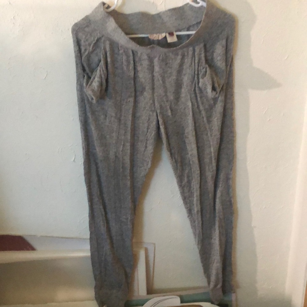 SO loose fit woman’s leggings, size M, good cond